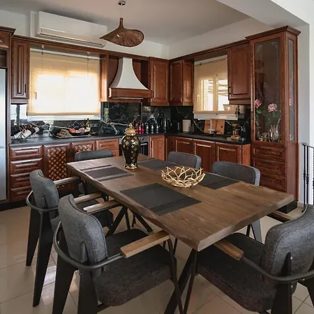 Nisovillas Apartment *